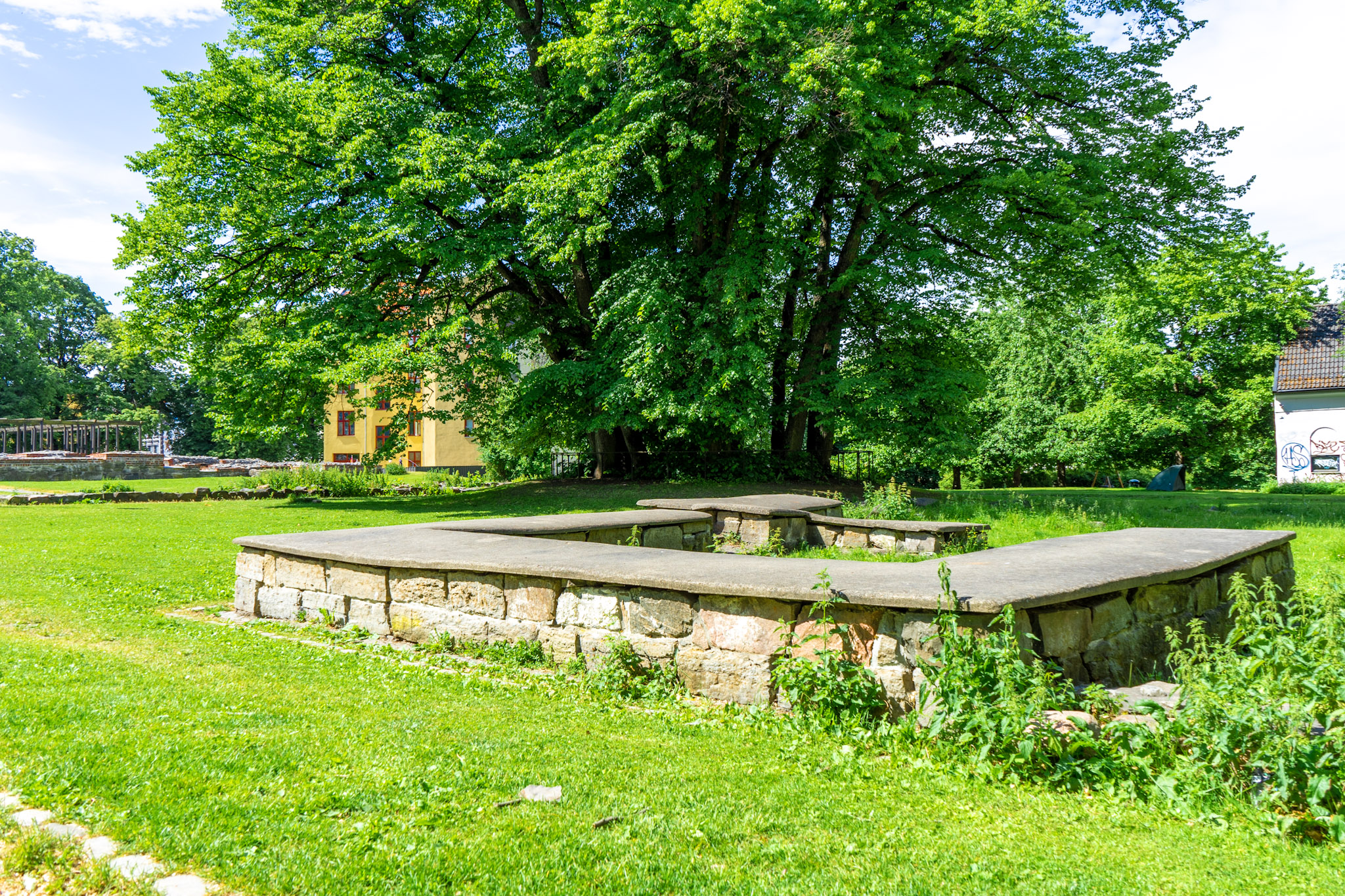 Korskirkens ruiner i Minneparken i Oslo